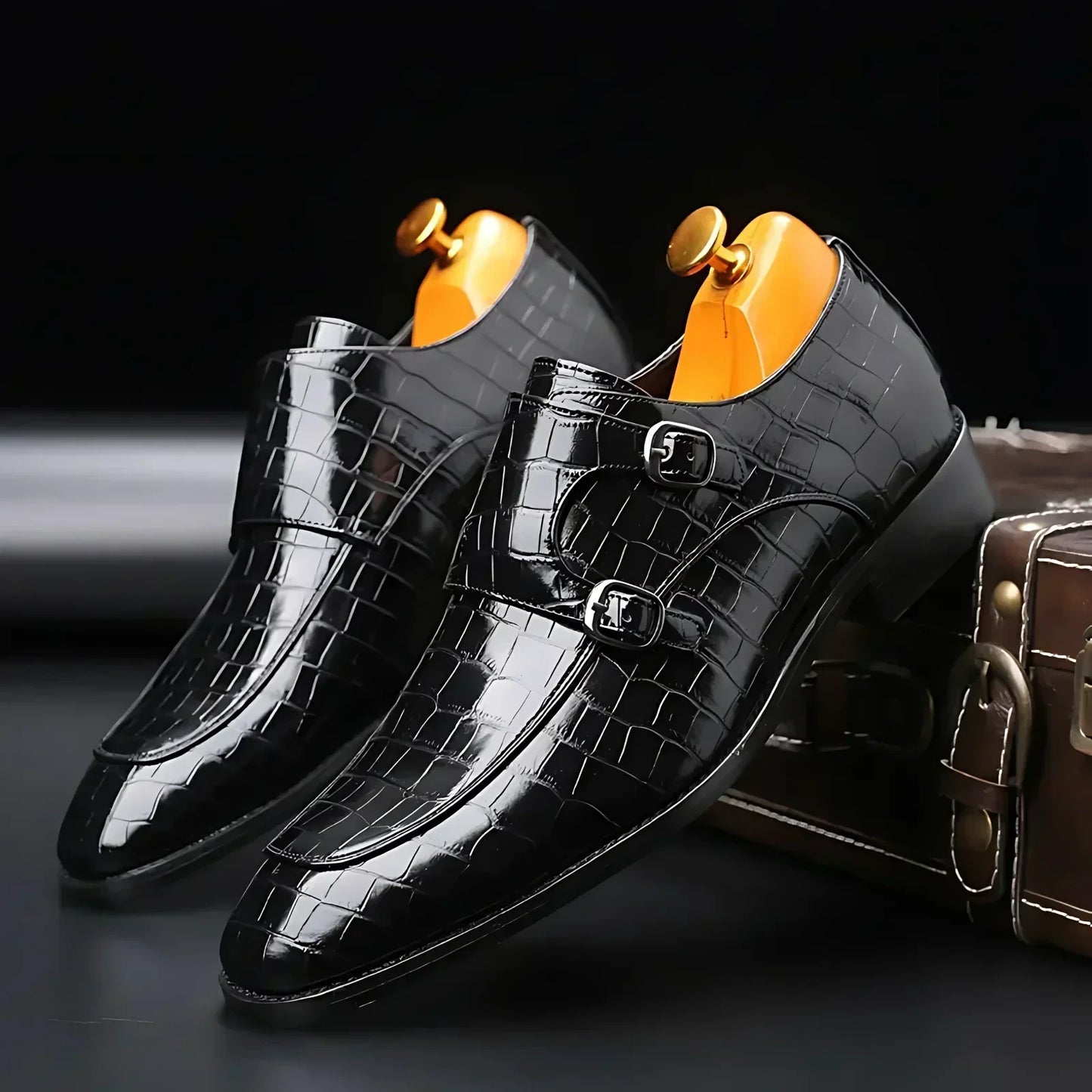 Kroksiluett Brogue Slip-Ons with Buckle-Belt Laces