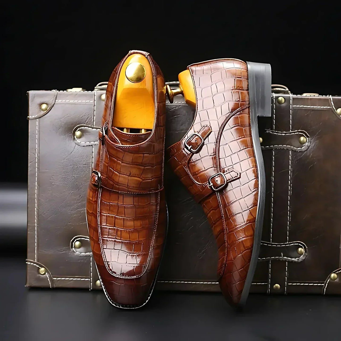 Kroksiluett Brogue Slip-Ons with Buckle-Belt Laces