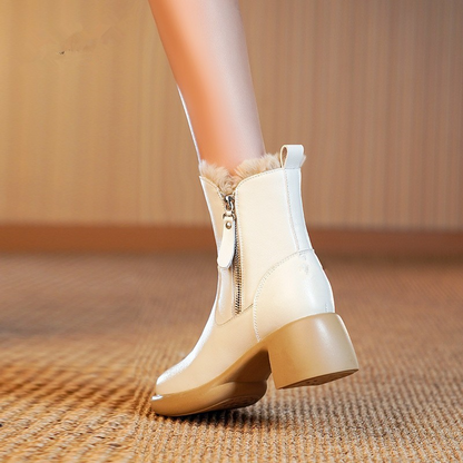 Avenue Finds® Kivélla: Stride in Style in our Eye-Catching Chic Fur-Lined Leather Boots